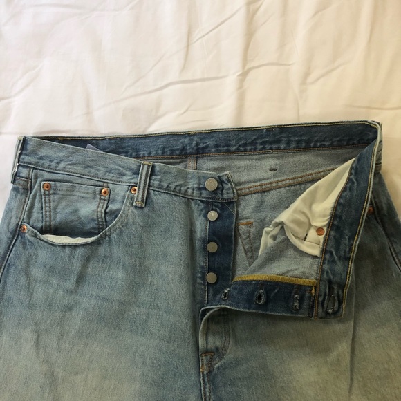 LEVI’S® Men’s 501® Original Fit Light Blue Jeans - Picture 5 of 8